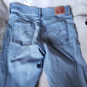 Levis 311